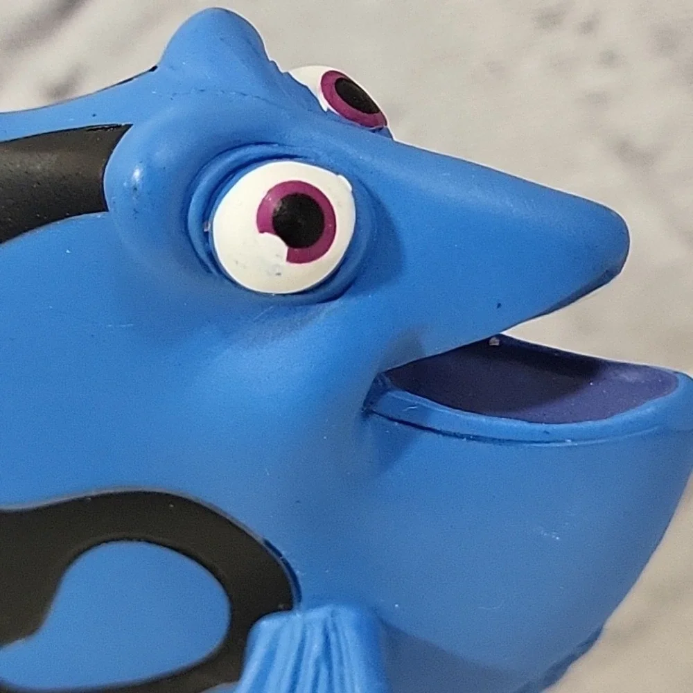 Holiday Christmas Tree Ornament  Dory Finding Nemo Disney Pixar Movie‎